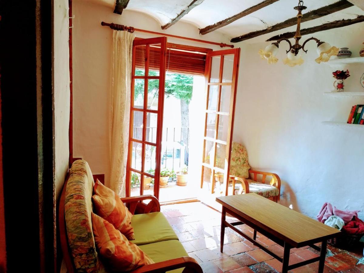 Casa De Amparo Y Jose Manuel Guest House Pavies Exterior photo
